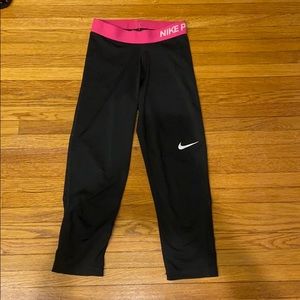 Nike cropped black leggings.